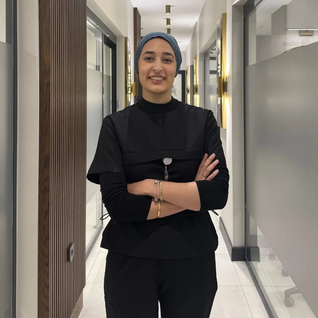 Diş çekimi uzman diş hekimi İzmir Gaziemir Dent Notion kliniği cerrahi ekip